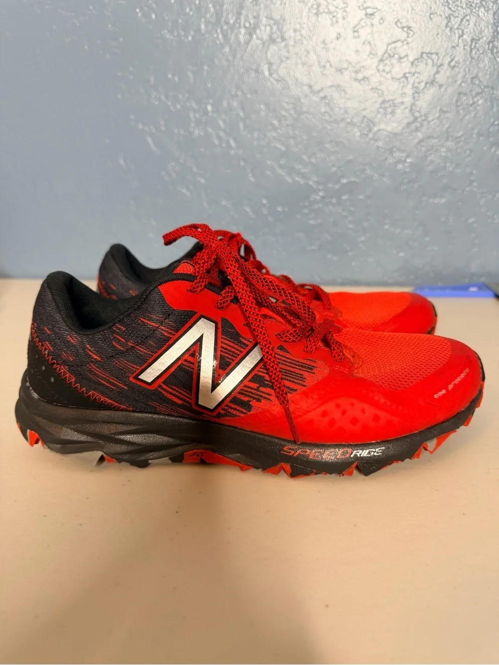 New Balance 690v2 Speed Rife Trail Running Sneakers men size 8 red/black